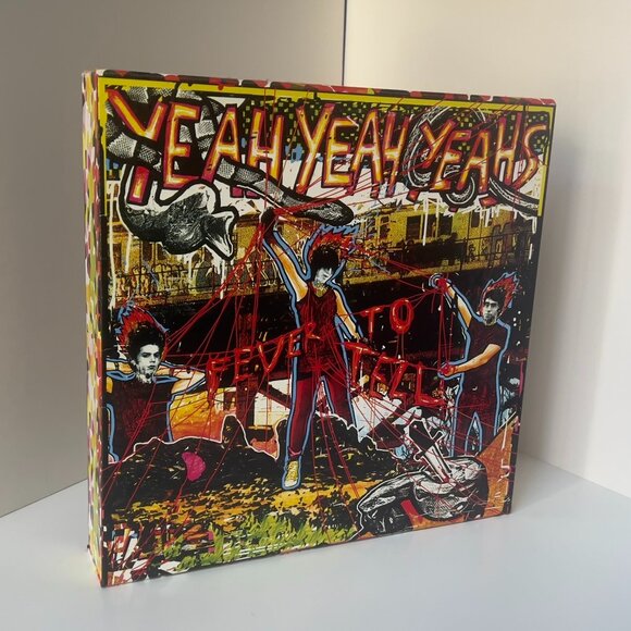 0000/2000 Yeah Yeah Yeahs SIGNED Fever to Tell LTD ED Deluxe BOX + Cassette tape - Picture 1 of 16